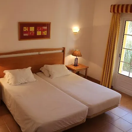 Cvl Club House Hotel